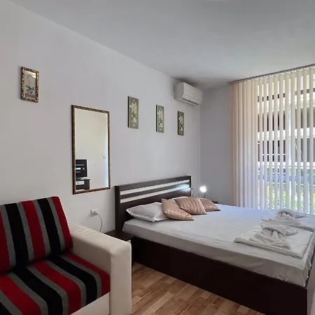 Bratanov Gerber 4 * ساني بيتش